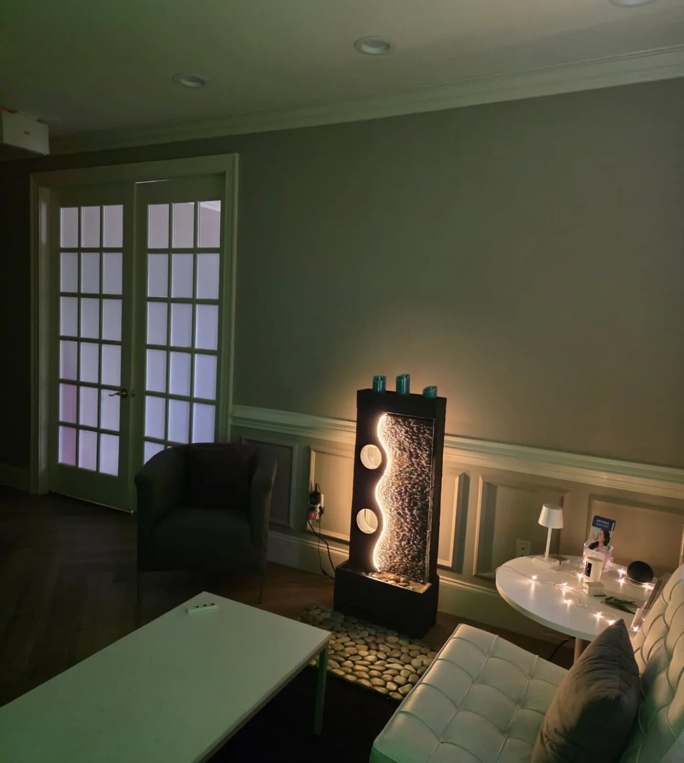 Quiet lounge area inside the Third Opinion wellness facility